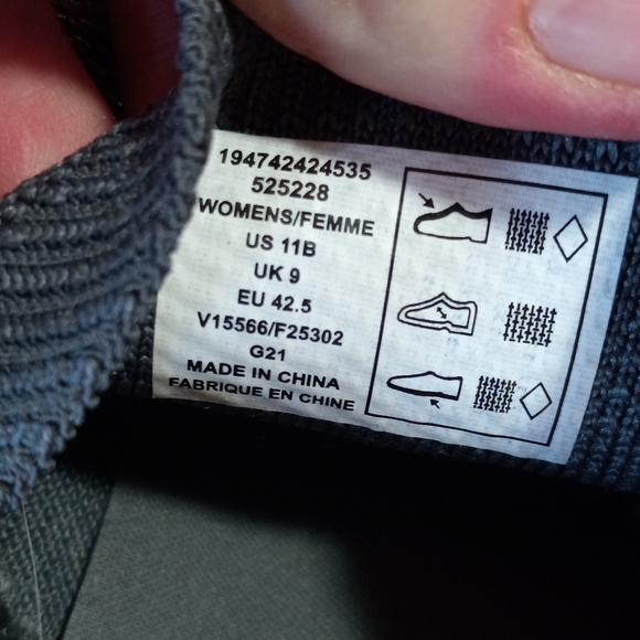 Lands End Casual Gray Slip On Sneakers Womens Size 11 B - Picture 8 of 8